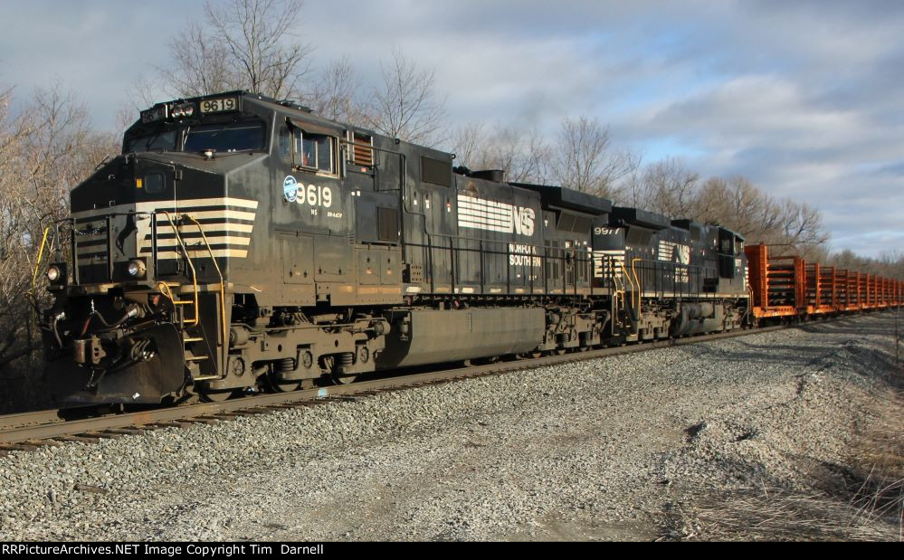 NS 9619 on rail train 920